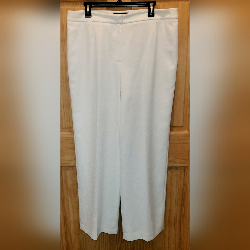 Kasper Crepe Lined Off White Pants. High quality material Size 16